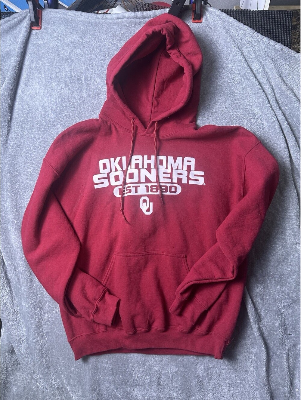 Oklahoma Sooners Hoodie Large Gildan Heavy Blend OU College Football Red